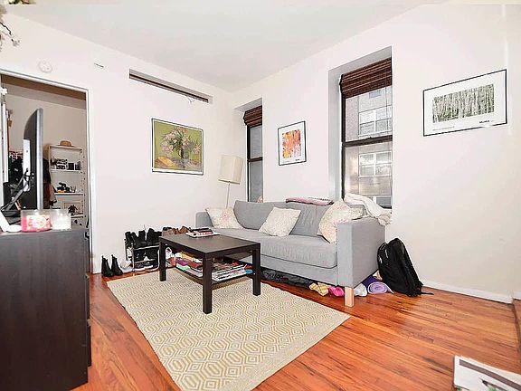 5th image of 302 Mott St APT 31