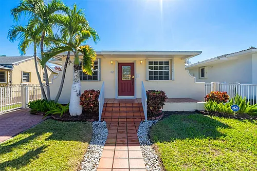 3640 SW 25th St #1 Photo 1 3640 SW 25th St #1 Photo 1
