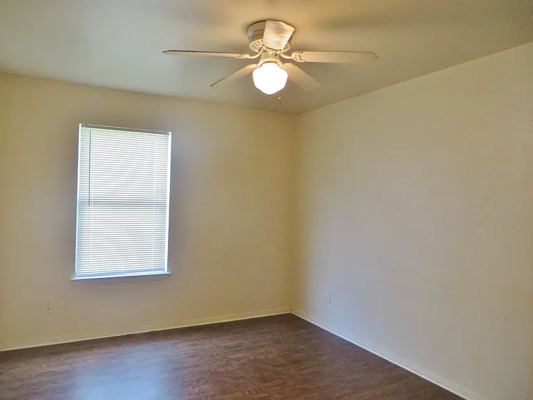 2216C Katy Ln — Photo 9