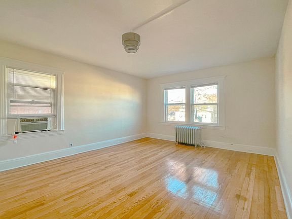 4th image of 16106 Sanford Ave Floor 2