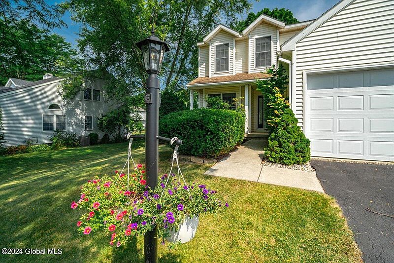 2nd image of 30 Mapleridge Avenue