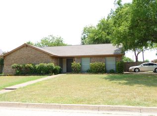 1400 Trammell Dr, Benbrook, TX 76126