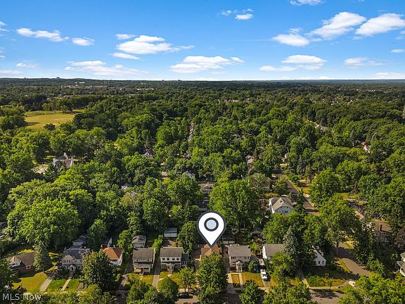 3rd image of 1537 Parkhill Rd