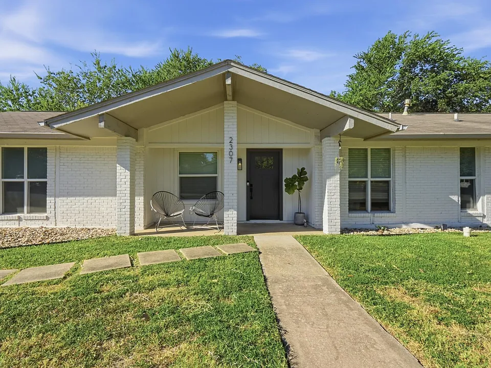 2307 Deadwood Dr