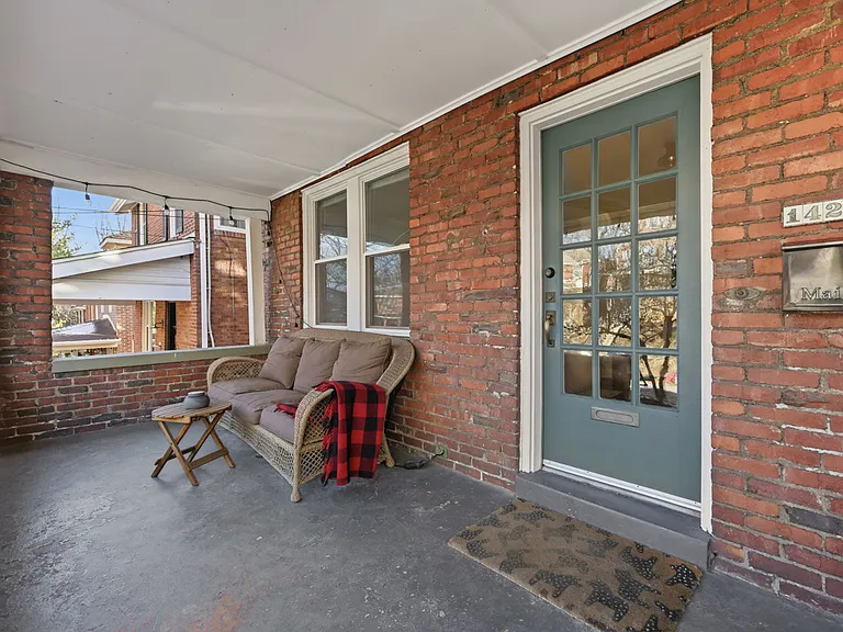 1424 Macon Ave — Photo 4