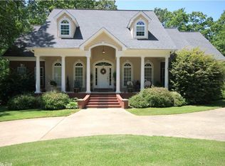 1816 Royal Oaks Dr, Malvern, AR 72104