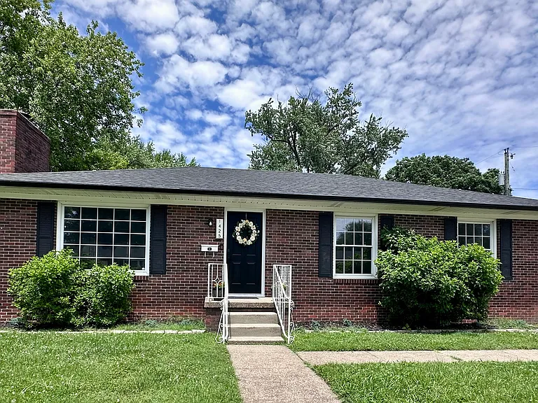 1425 Ford Ave — Photo 1