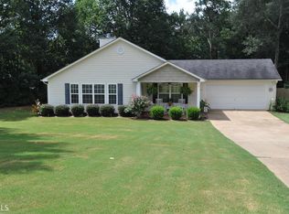 108 Waters Edge Dr, Lagrange, GA 30240