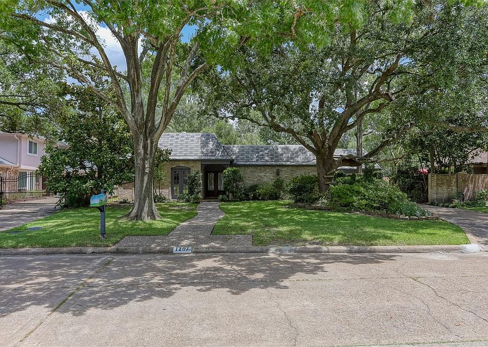 1st image of 1207 Shannon Valley Dr