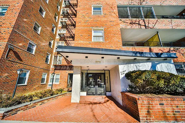 Sold by Maximillion Realty, Inc. | media 34