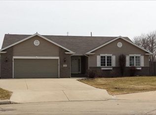 11 Diane Ln, Appleton, WI 54915