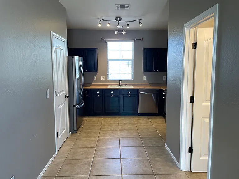 5217 W Fulton St — Photo 8
