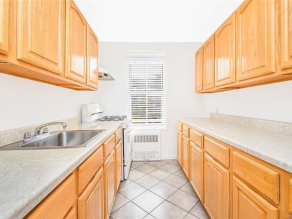 5th image of 6535 Broadway APT 5K