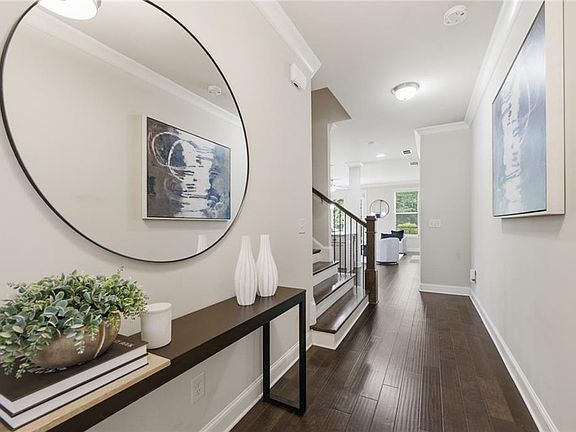 2nd image of 3910 Glenview Club Ln