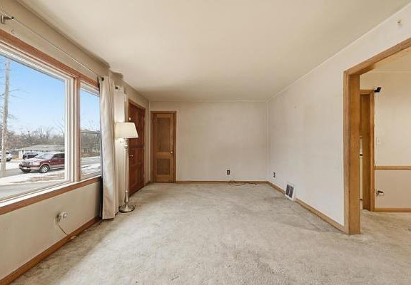 2nd image of 3705 S Vermont Ave