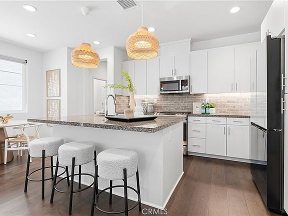 2nd image of 441 Potter Way