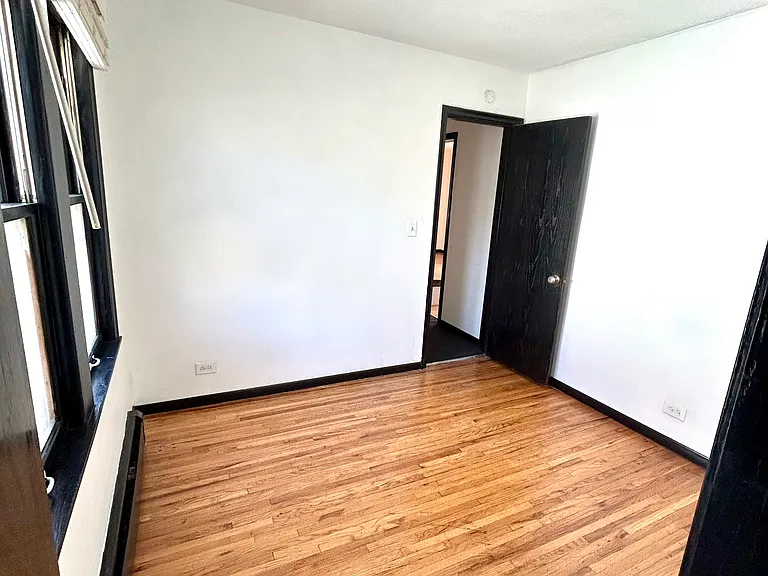 4541 Camden Ave N — Photo 7