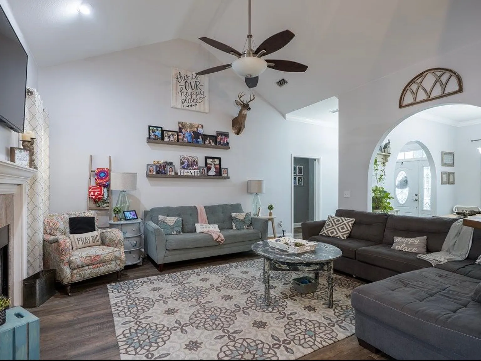 4 bed, 1930 sqft, $2,250 — Photo 3