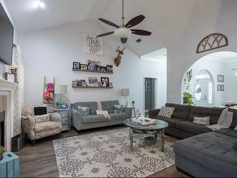 4301 Summer Hill Pl — Photo 3