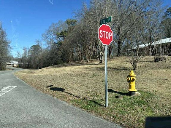 3rd image of 300 Wolf Creek Rd S