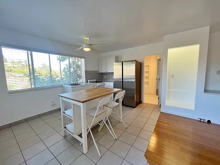 2828 1/2 Bowditch Pl — Photo 7