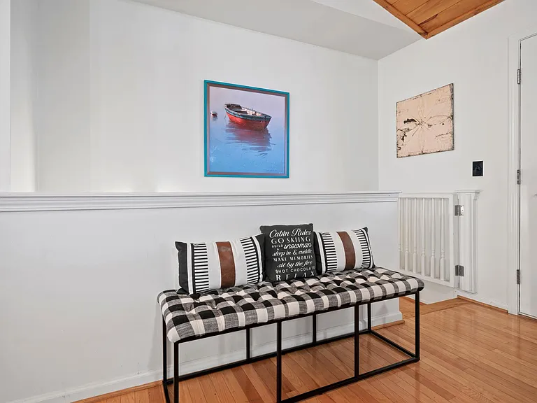 301 Buckskull Hollow Dr — Photo 4