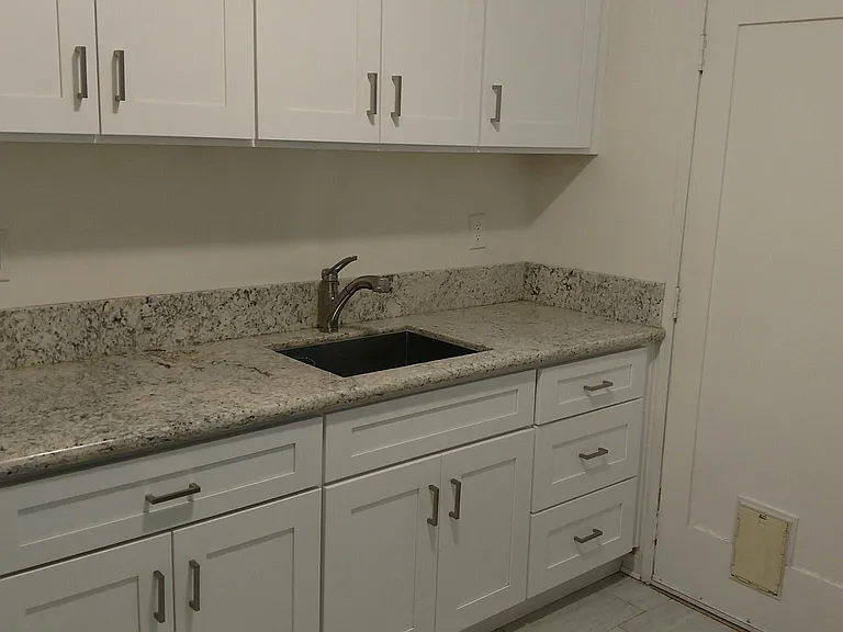 1901 E Chevy Chase Dr #A — Photo 7
