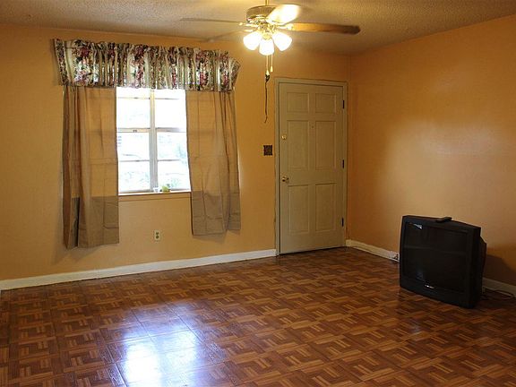 5th image of 296 Corrydale Dr