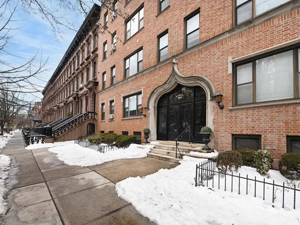 920 Hudson Street image 1 of 21