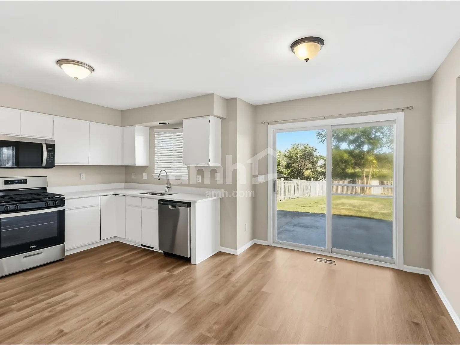 4 bed, 2.5 bath, 2031 sqft, $3,125 — Photo 3
