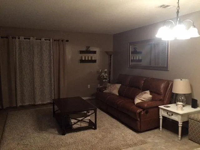 2 bed, 1.5 bath, 1216 sqft, $1,750 — Photo 2
