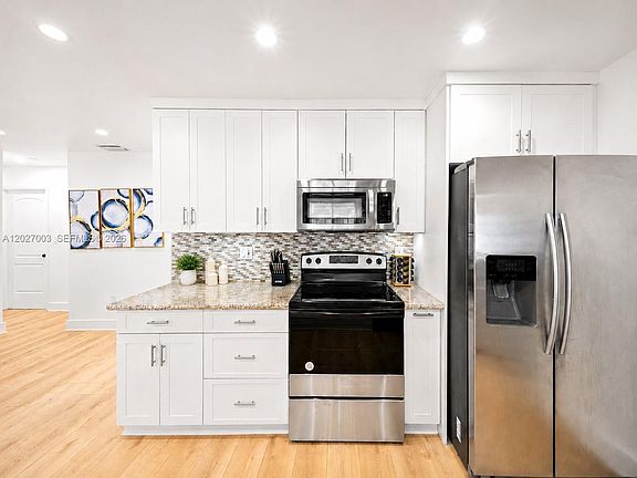 4th image of 2761 SW 92nd Pl