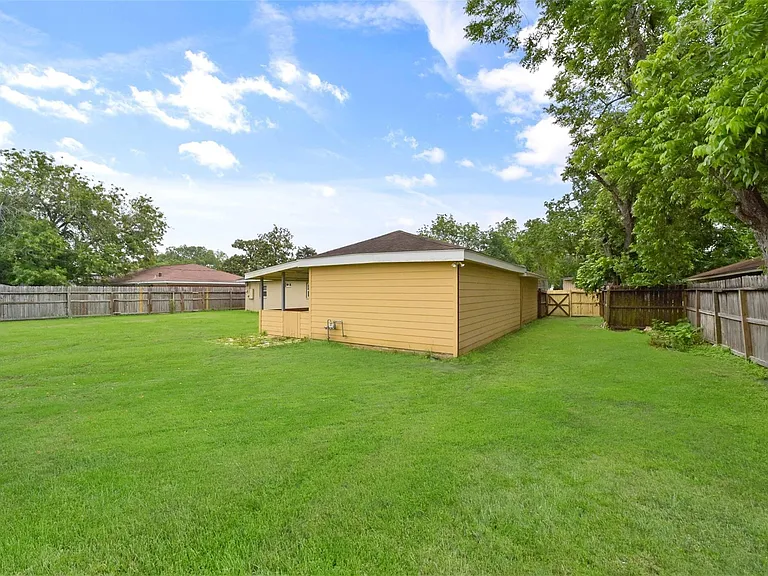 214 Schilling St — Photo 27
