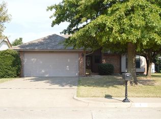 4909 Smoking Oaks Dr, Yukon, OK 73099