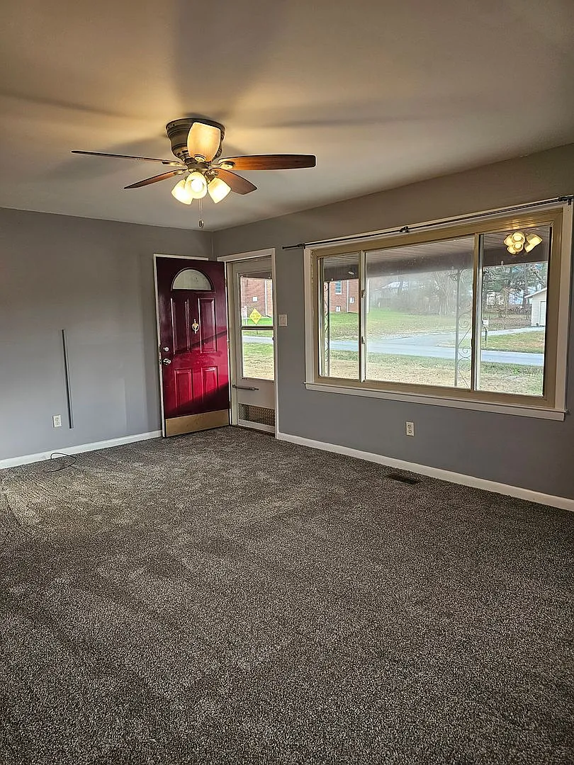 3 bedroom 2 bathroom for rent! — Photo 2