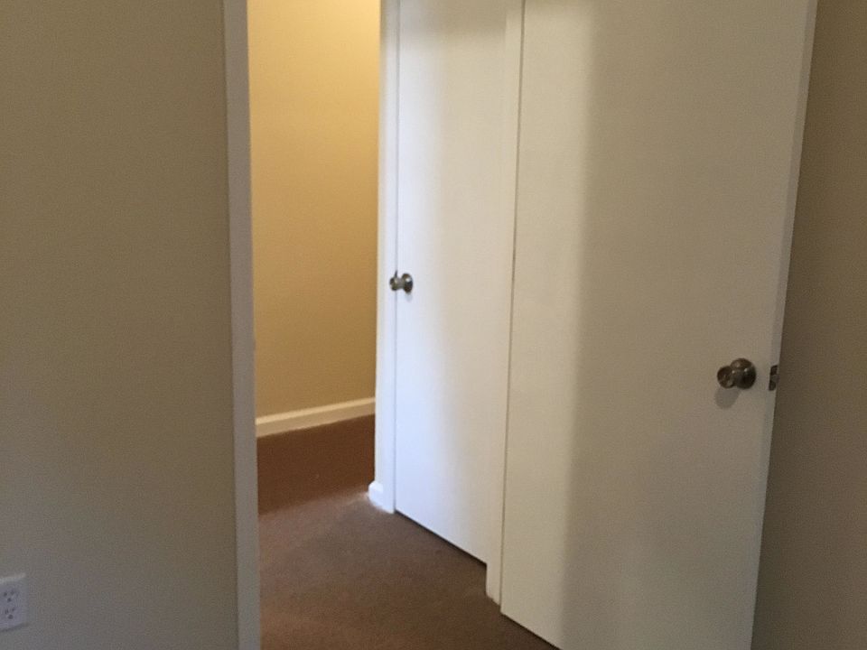 2nd image of 5421 Chancellor St #Ll