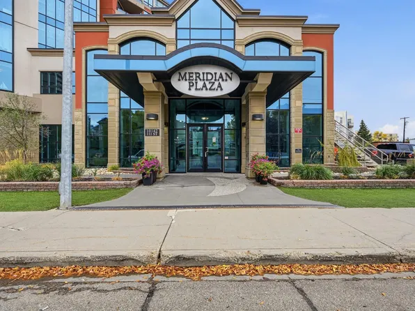 10142 111th St NW #909, Edmonton, AB T5K 1K6