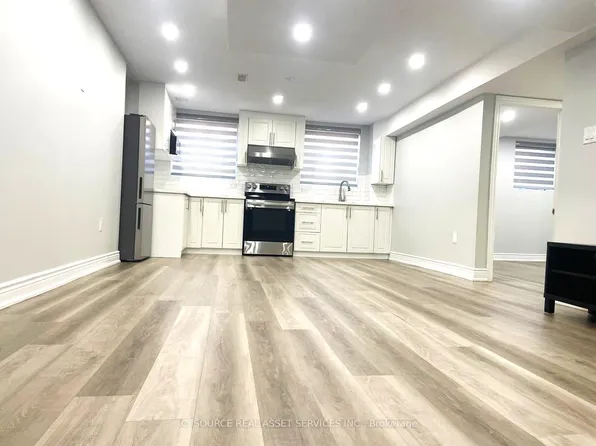 142 Yates Dr, Milton, ON L9E 1S7