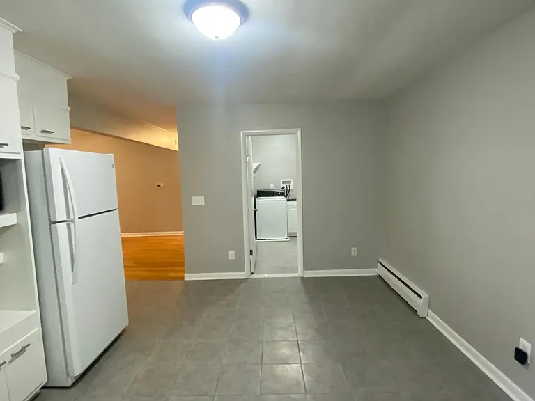 206 Oak St #1 — Photo 7