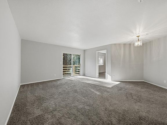 3rd image of 16681 Cobb Boulevard