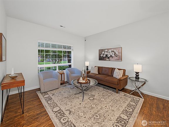3rd image of 14715 151st Avenue E