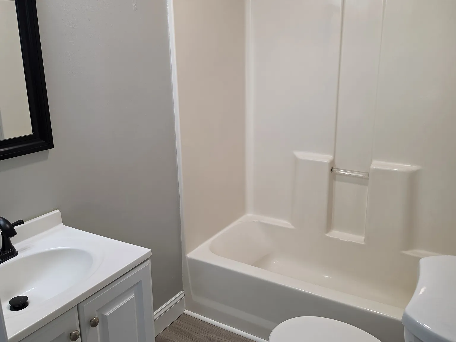 111 Utah Ave — Photo 3