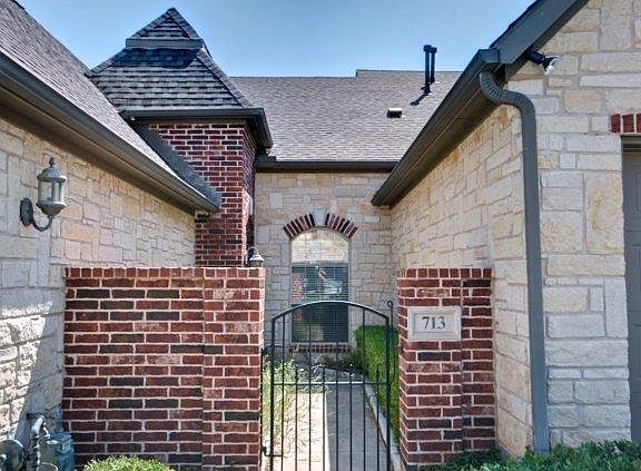 2nd image of 713 N Avalon Ct