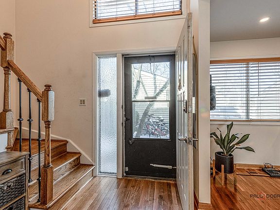 3rd image of 107 Saratoga Ct