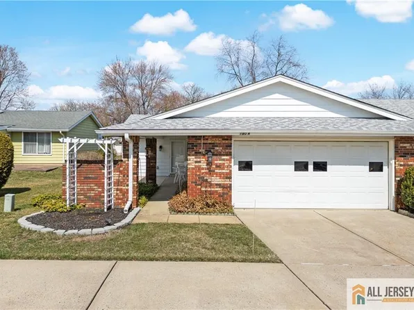 180 Mimosa Plz, Monroe Township, NJ 08831