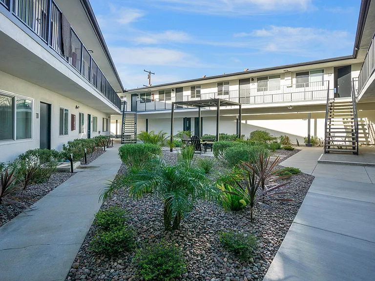 Torrance Gateway Apartments — Photo 29