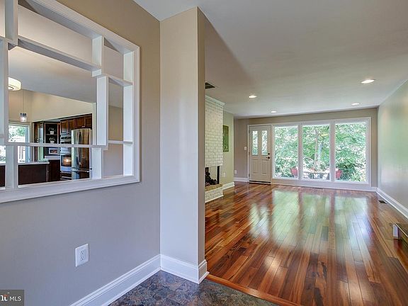 5th image of 5953 Avon Dr