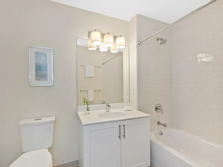 321 Hammond Pond Pkwy #106 — Photo 11