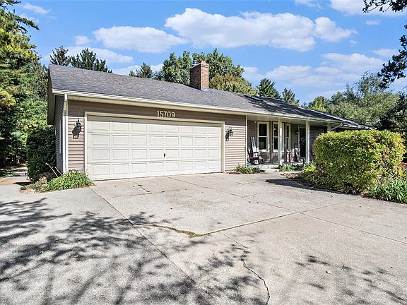 2nd image of 15709 Ryan Dr