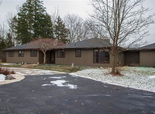 1090 N Davis Rd, East Aurora, NY 14059